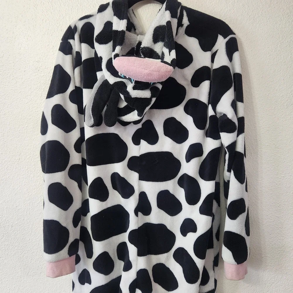 Adult Cow one piece PJ Costume Spirit Halloween Size Medium - Picture 5 of 8